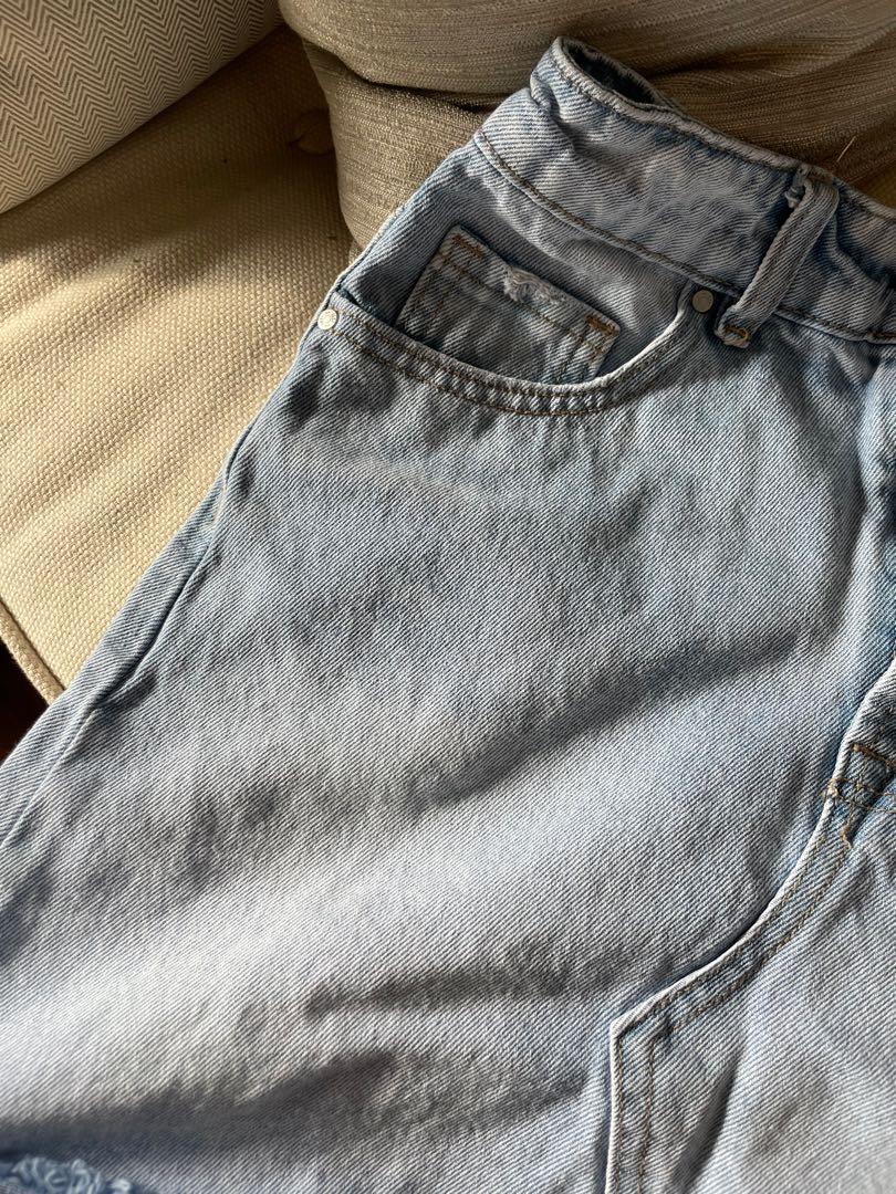 Cotton On Denim Skirt (Category: Skirts) located in San Juan City. Submitted by helpmedeclutterplsty (Listing ID 1104806326, Image 3). Description: .