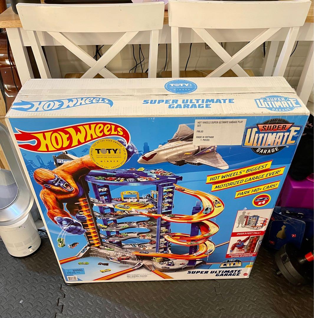 HOTWHEELS ( SUPER ULTIMATE GARAGE ) (Category: Vehicle & Diecast Models) located in Quezon City. Submitted by brandedpoint (Listing ID 1104909641, Image 3). Description: HOTWHEELS SUPER ULTIMATE GARAGE SET BRAND NEW SEALED WALMART U.S.A ORIGINAL PRICE 19,995php SALE PRICE 15,995 php FREE DELIVERY METRO MANILA AREA ONLY .