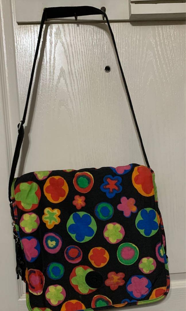 Kipling Messenger/document bag (Category: Cross-body Bags) located in Manila. Submitted by magicgelli (Listing ID 1104860349, Image 3). Description: Kipling brand Crossbody/Document bag Authentic, bought in US Colorful design Unused.