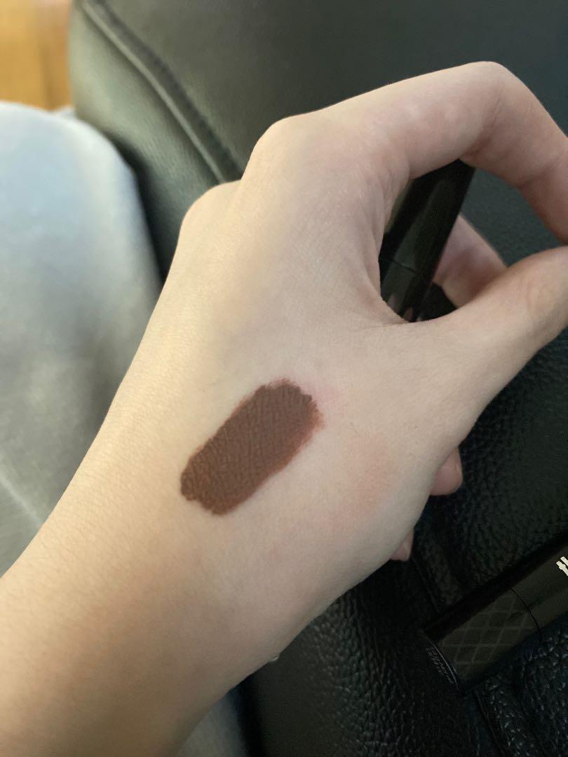 KYLIE COSMETICS: dolce K lippie (Category: Makeup) located in Quezon City. Submitted by mckdonaldssss (Listing ID 1104828994, Image 3). Description: 🔅 glossy at first but has a matte finish 🔅 shade: dolce k 🔅 kinda clumpy 🔅 9/10 condition RFS: it’s kind of old, at this point i just wanna get rid of it :(( but sayang cause it’s puno pa.