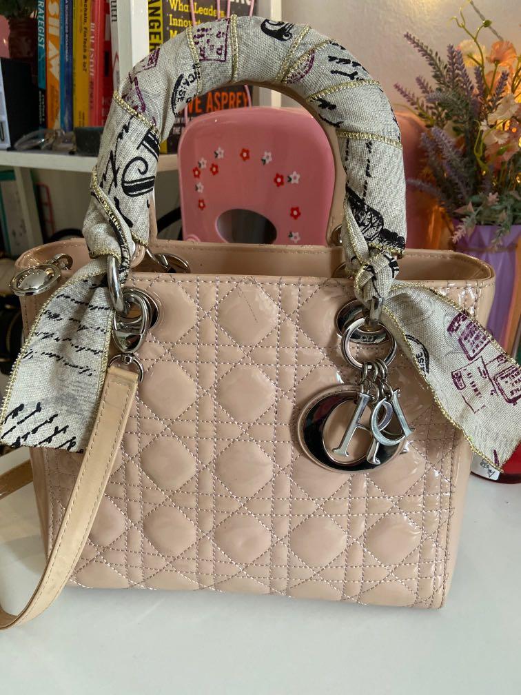 Lady Dior Medium Patent leather nude color