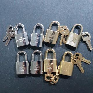 Auth Louis Vuitton Cadena PadLock Lock & Key Set for Bags Brass Gold LV  No.326