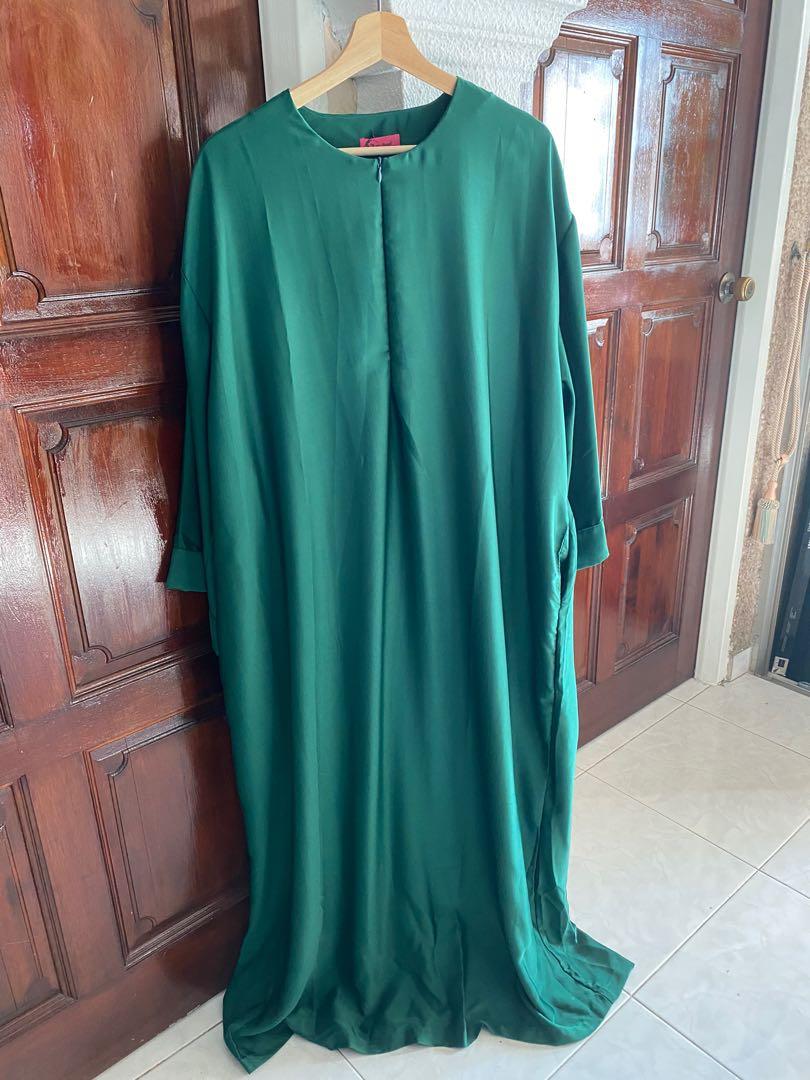emerald green abaya