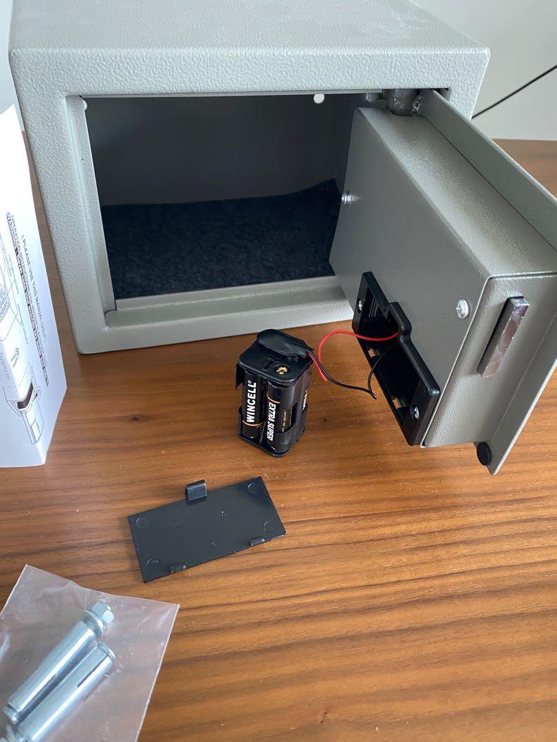 Storage safe. Morries 4kg size. MS23DW. Used. No spare keys but functional with keypad