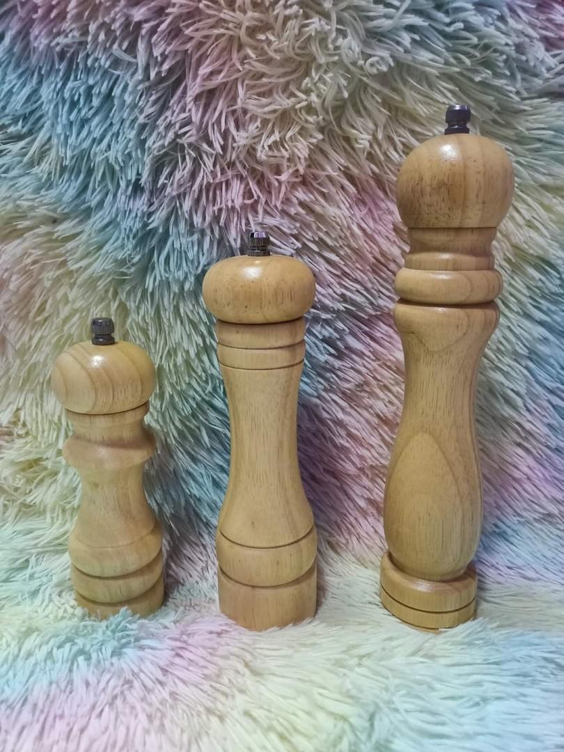 Salt and Pepper mill Grinder (Category: Food Organization & Storage) located in Manila. Submitted by saguittarian06 (Listing ID 1104857573, Image 1). Description: Salt and Pepper mill Grinder small (7 inches)- 250 pesos Med (9 inches)- 270 pesos Large (12 inches)- 320 pesos 🥰Good Quality 👌.