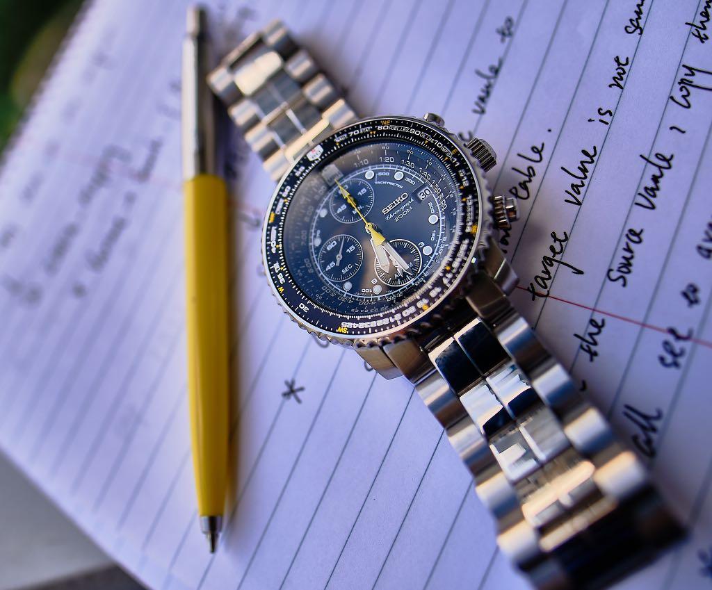 Seiko flighty SNA411 Luxury Watches on Carousell