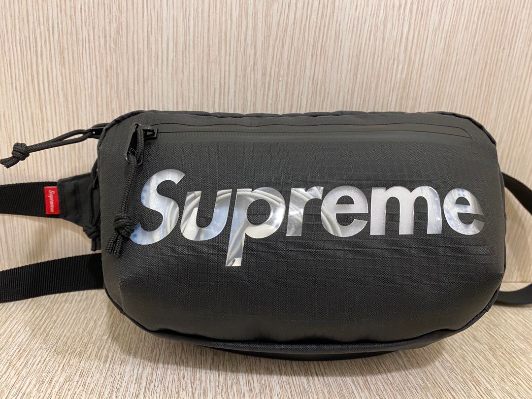 🔴Supreme SS17 waist bag (Steal Price!!!!), Men's Fashion, Bags, Sling Bags  on Carousell