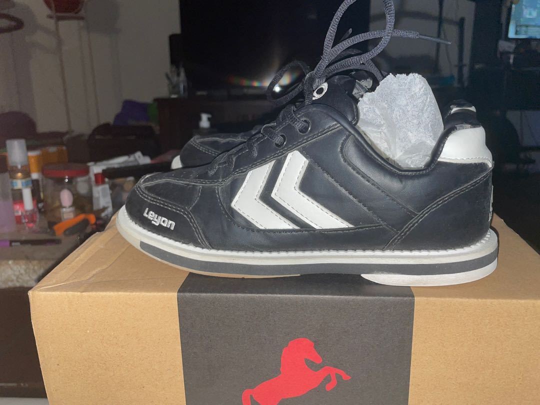 [WTS] leyon left handed bowling shoes, Sports Equipment, Sports & Games