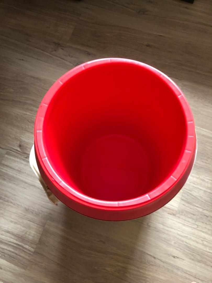 25L Coca Cola Ice Box, Furniture & Home Living, Kitchenware & Tableware