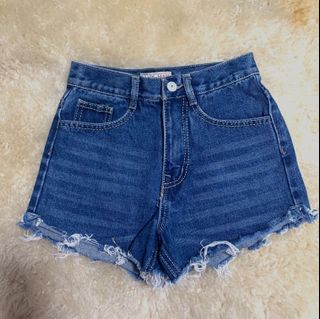 (Category: ) located in . Submitted by petitebarbie (Listing ID 1110418631, Image 1). Description: .