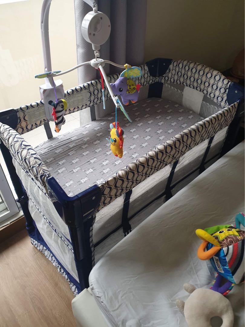 Arm’s reach mini ezee 3in1 co sleeper, Babies & Kids, Baby Nursery