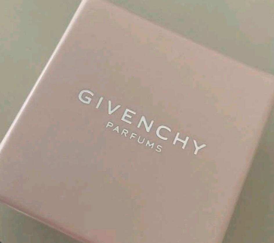 givenchy makeup blender