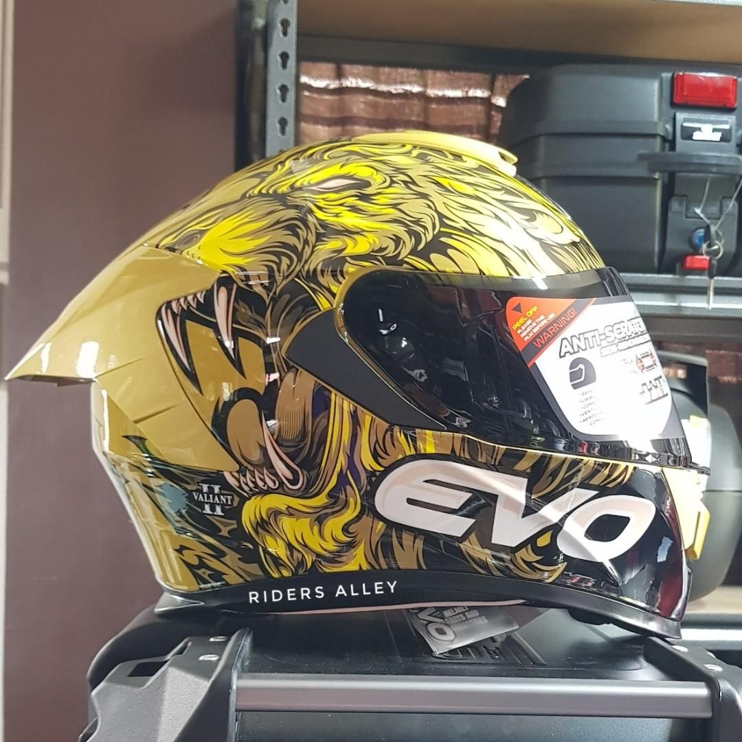 Evo deals gold helmet
