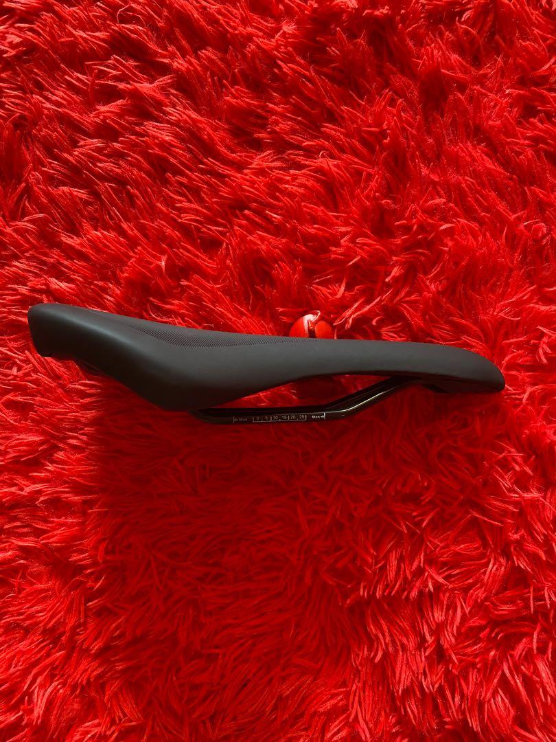 Giant sales custom saddle