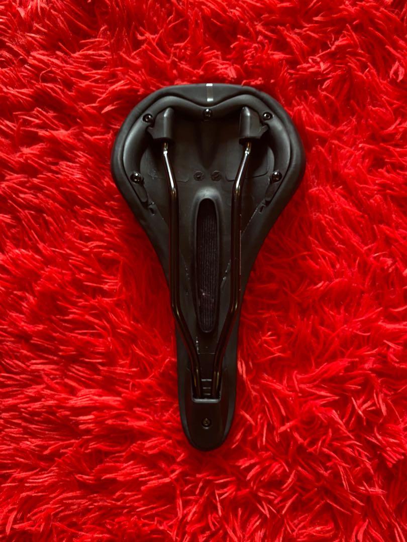 Giant custom saddle clearance