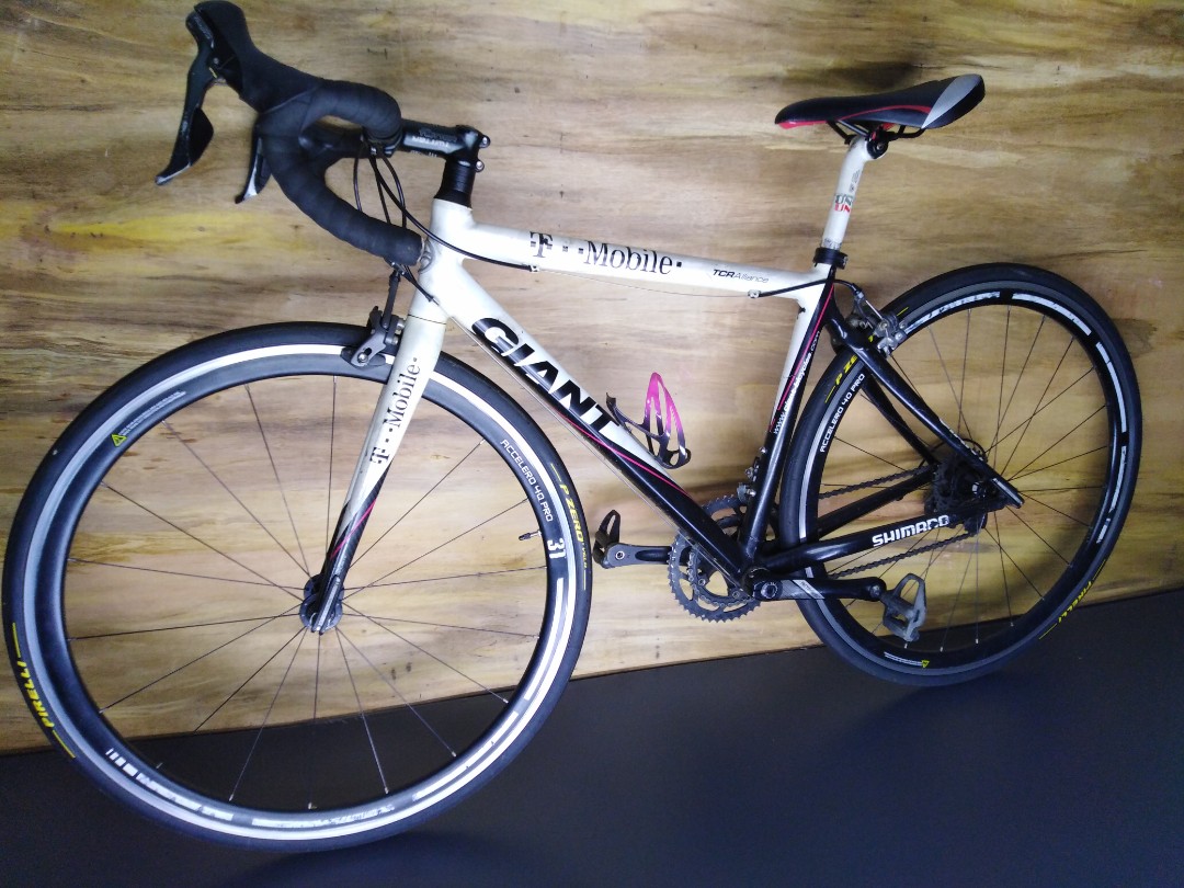 Giant t mobile discount road bike