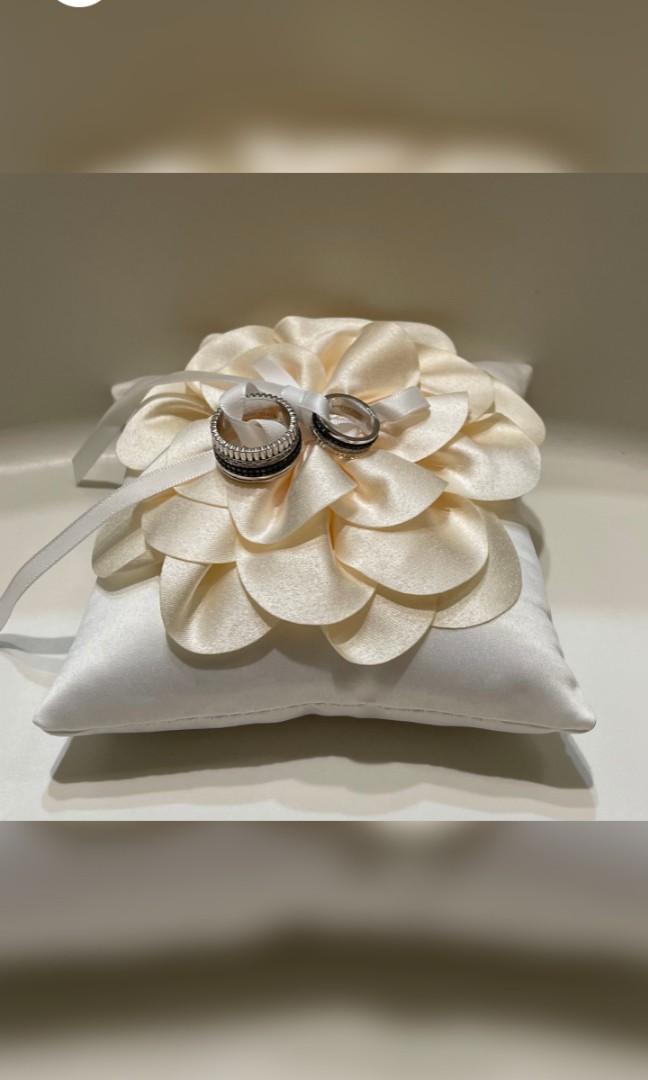 Gold clearance ring pillow