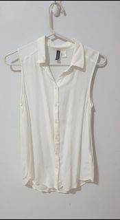 (Category: ) located in . Submitted by ada_closet (Listing ID 1110484653, Image 1). Description: .