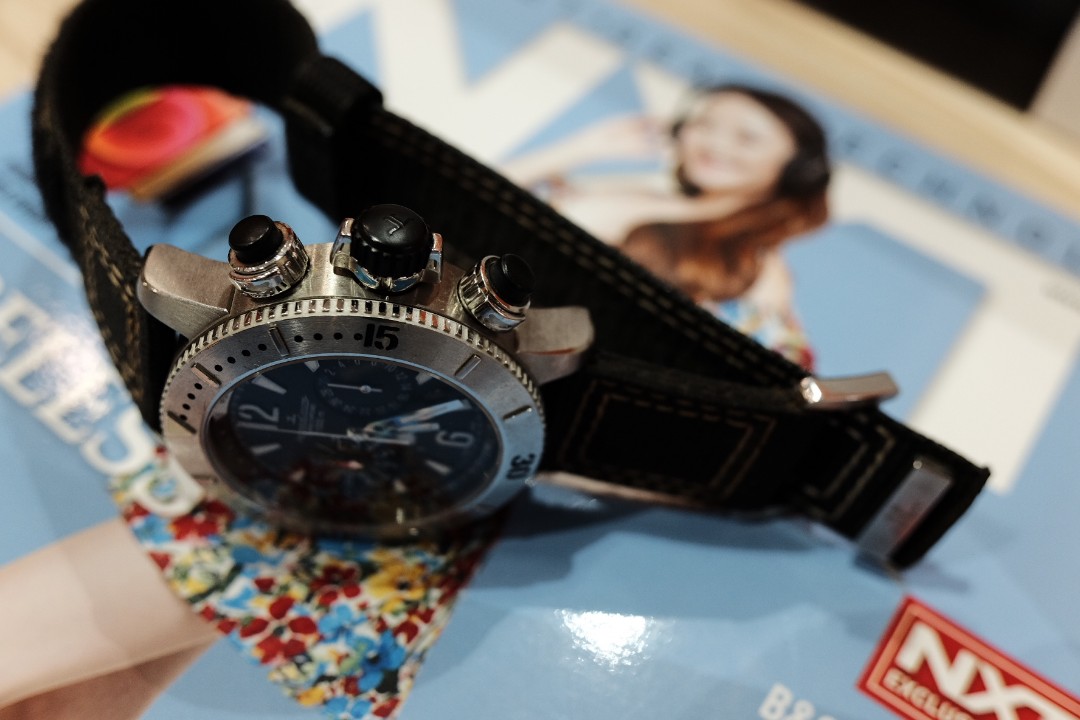 Master compressor outlet diving chronograph