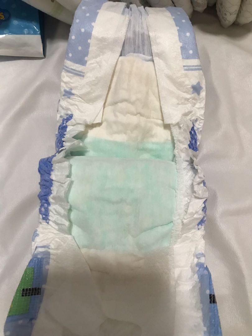 Opened packet Onwards Diapers S (37kg) Tom and Jerry series ., Babies & Kids, Bathing