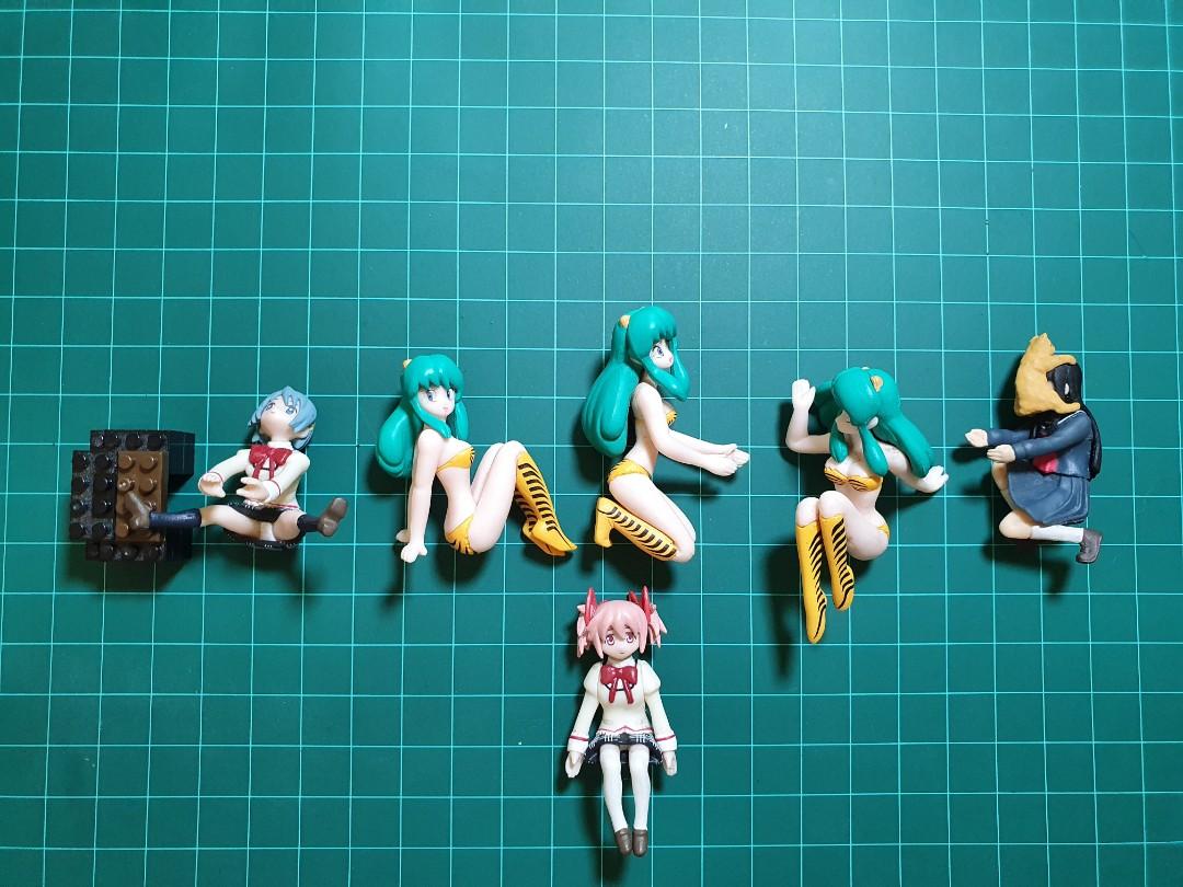 Small anime shop figures
