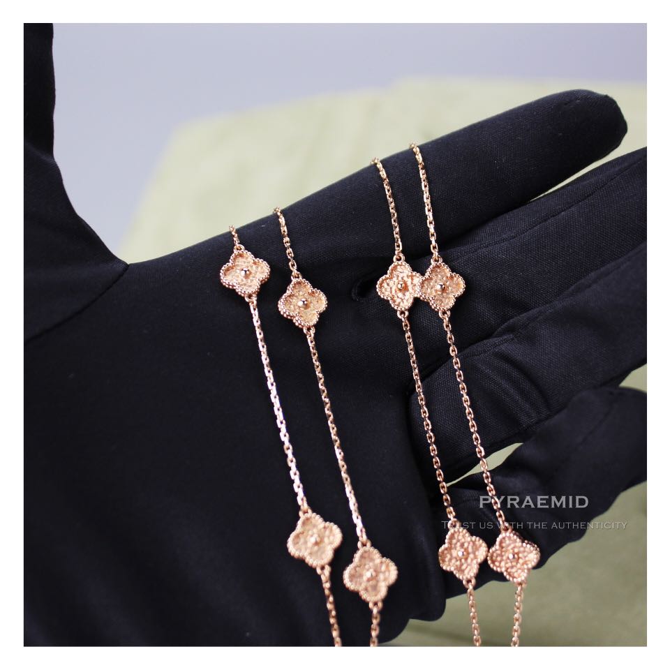 Sweet alhambra long necklace 16 outlet motifs