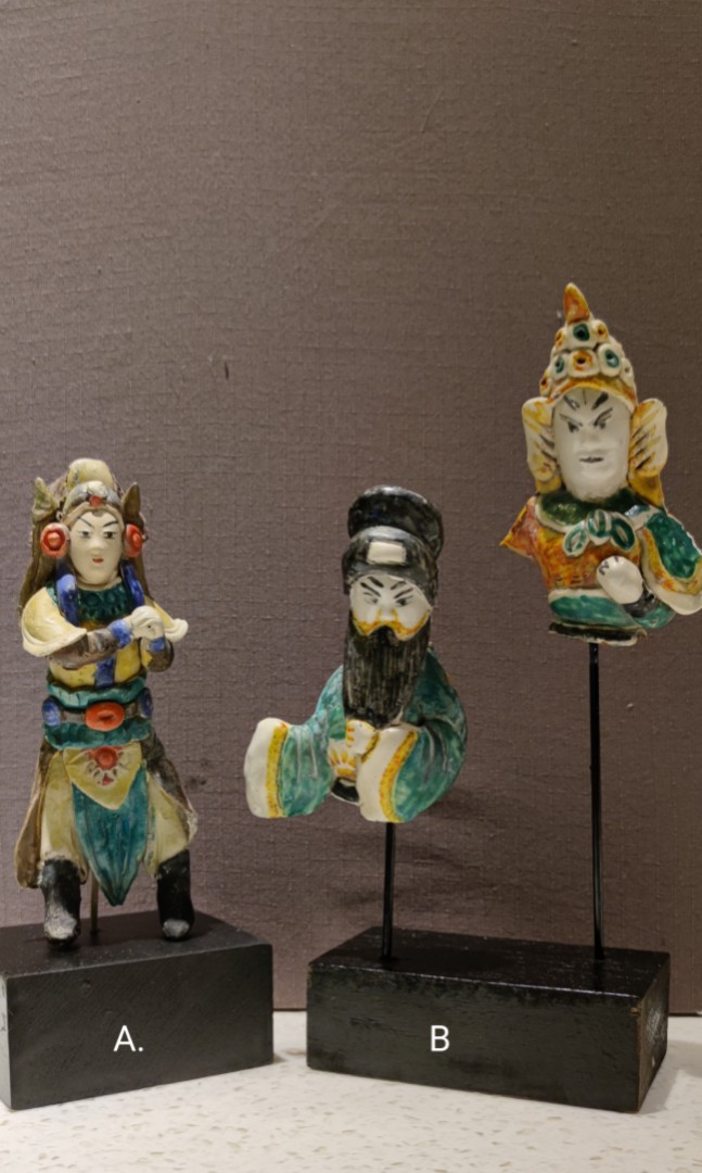 Antique rooftop's porcelain figurines, Hobbies & Toys, Memorabilia