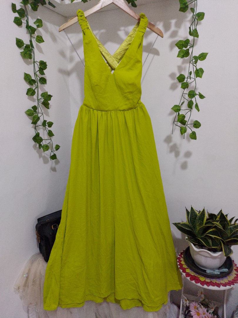 Apple outlet green gown
