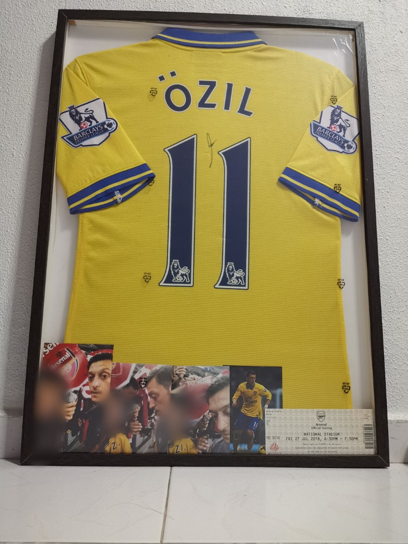 Ozil signed shirt discount