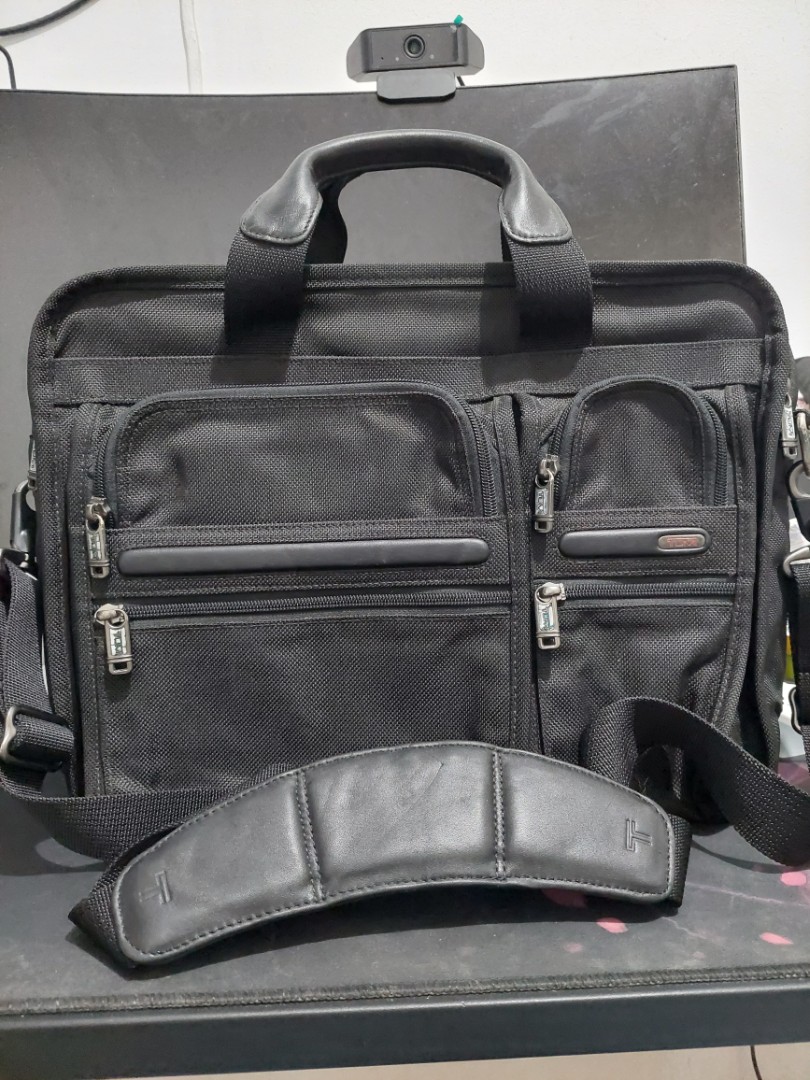 Tumi messenger laptop bag clearance