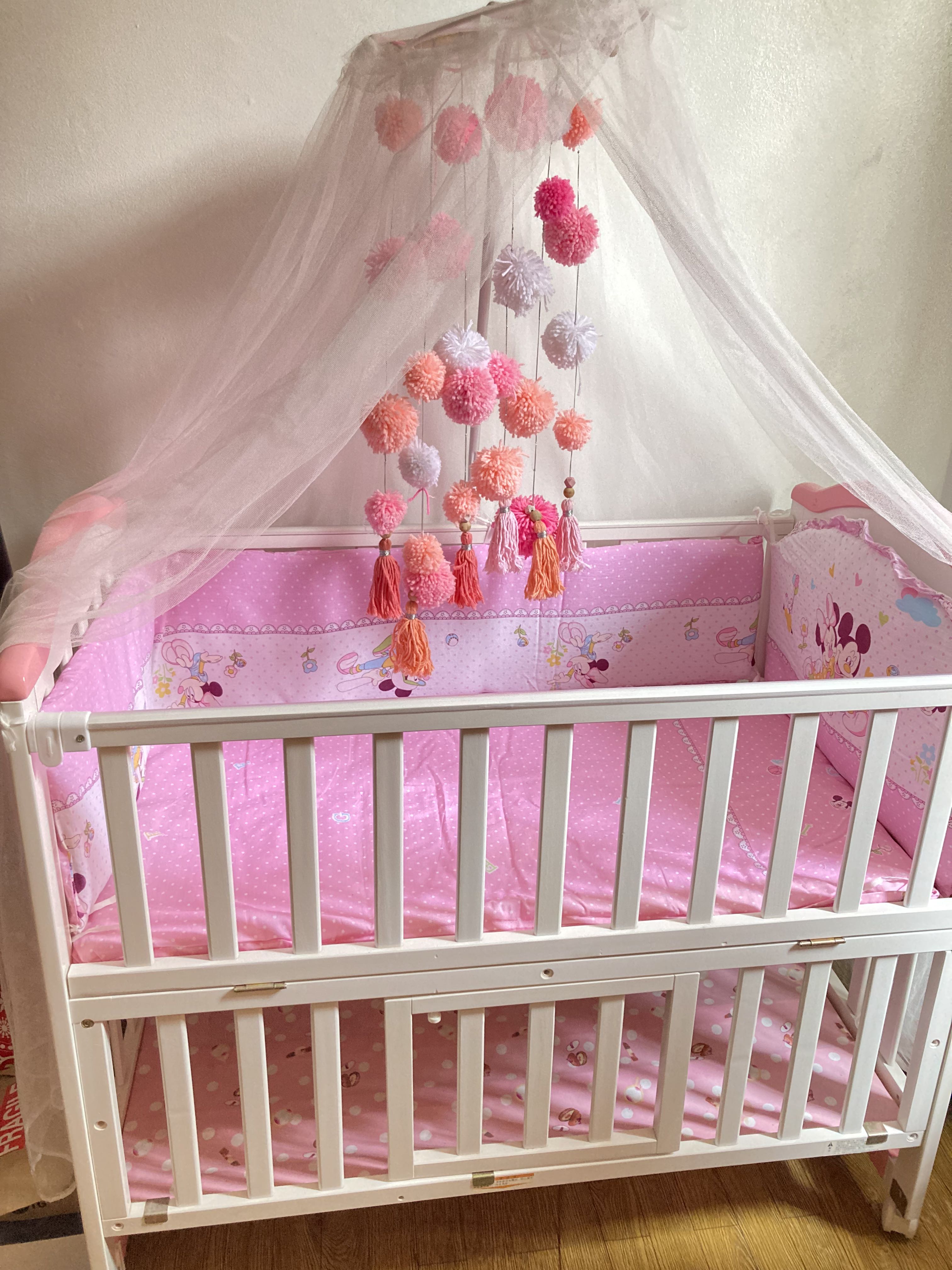 Crib for baby best sale girl