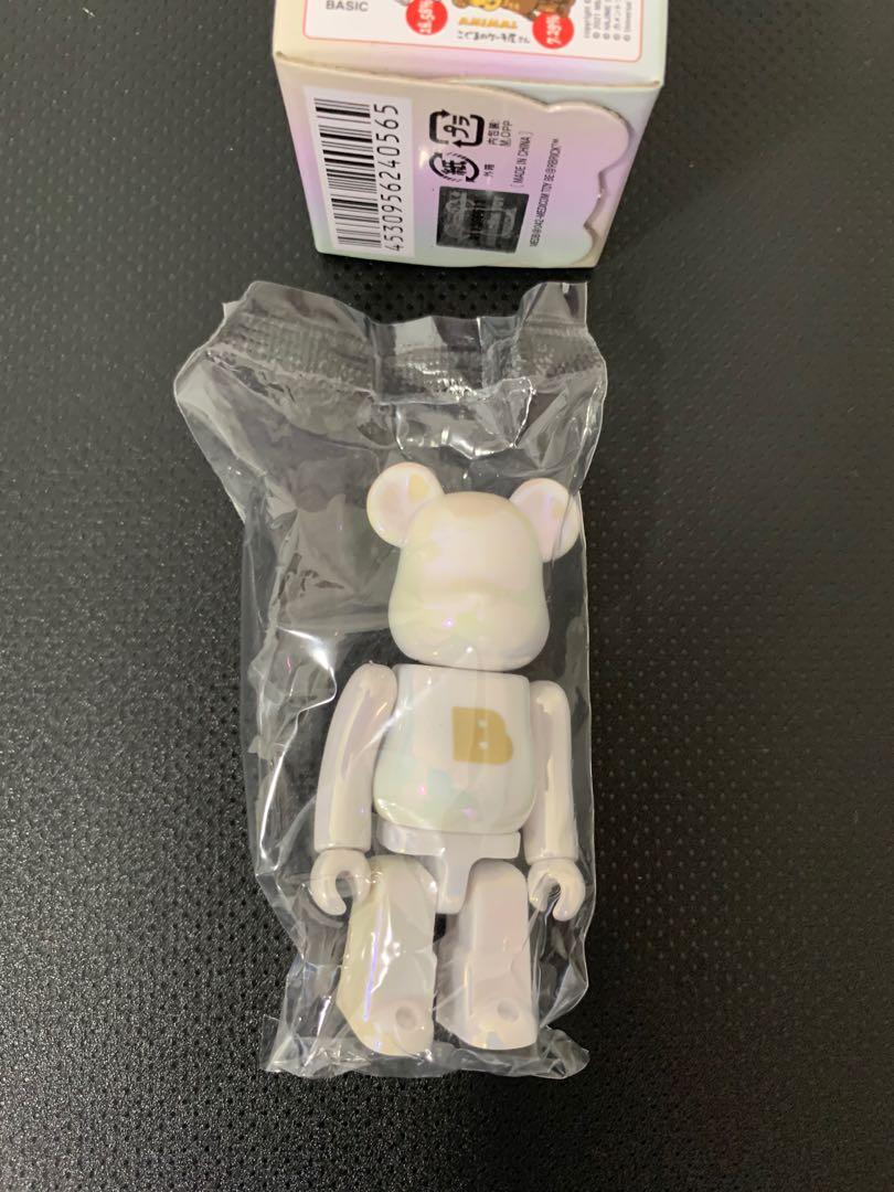 Bearbrick basic 42 Letter Basic B (Category: Designer & Blind Box Toys) located in Singapore. Submitted by good_eye (Listing ID 1110678319, Image 1). Description: .