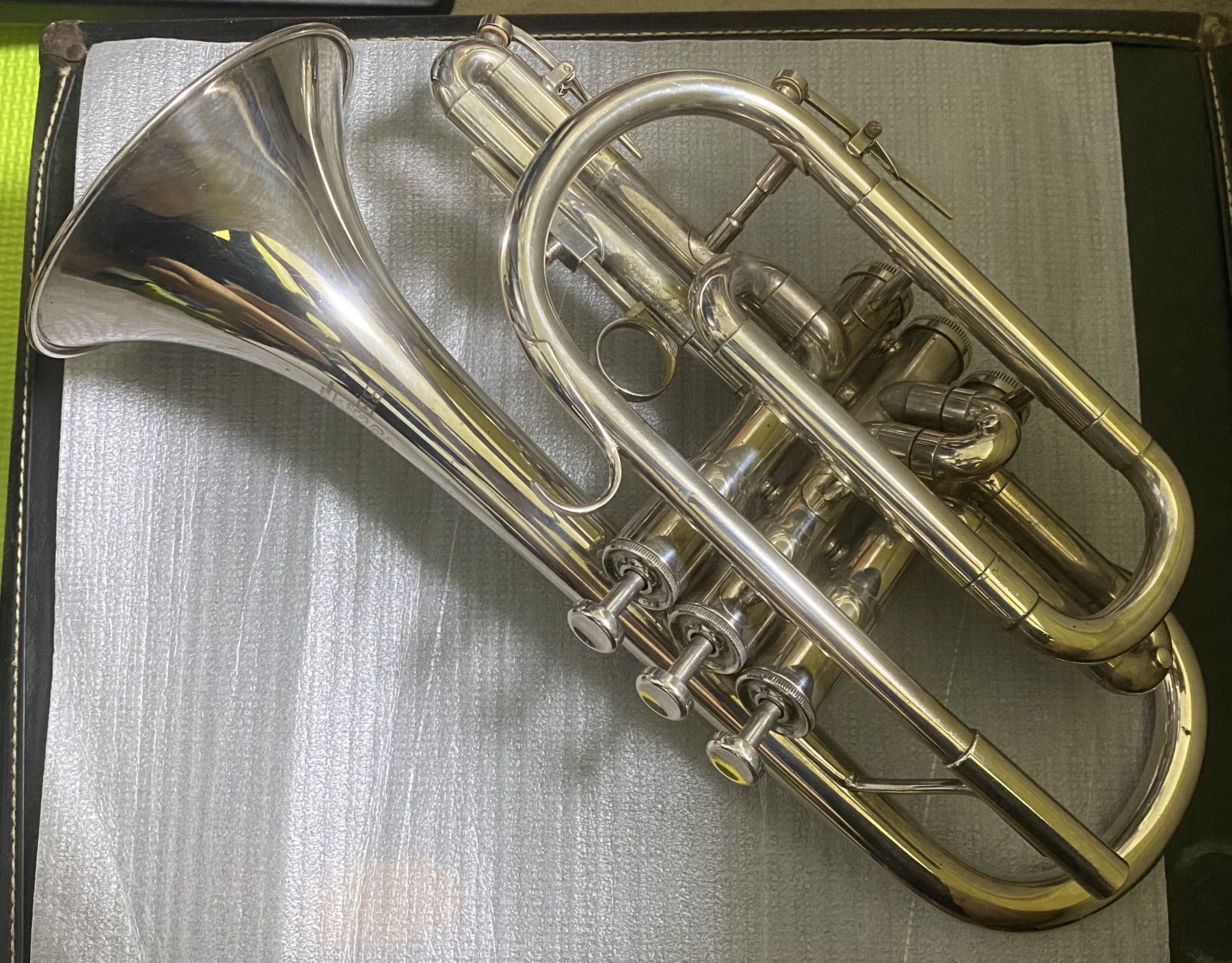 Besson 600 cornet top