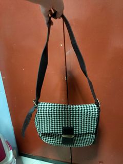 (Category: ) located in . Submitted by sihui.18 (Listing ID 1110667062, Image 1). Description: .