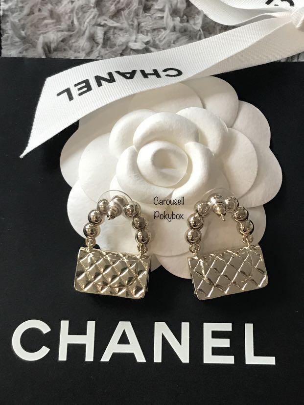 CHANEL 21S Pearl Quilted Flap Earrings, Women's Fashion, Jewelry