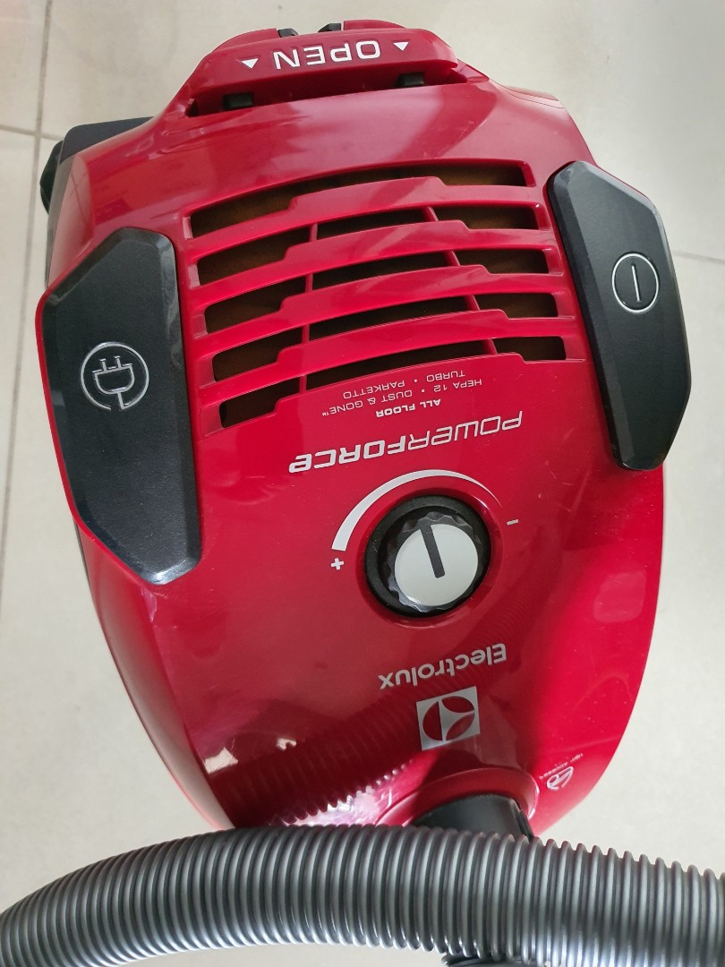 electrolux vacuum, TV & Home Appliances, Vacuum Cleaner & Housekeeping