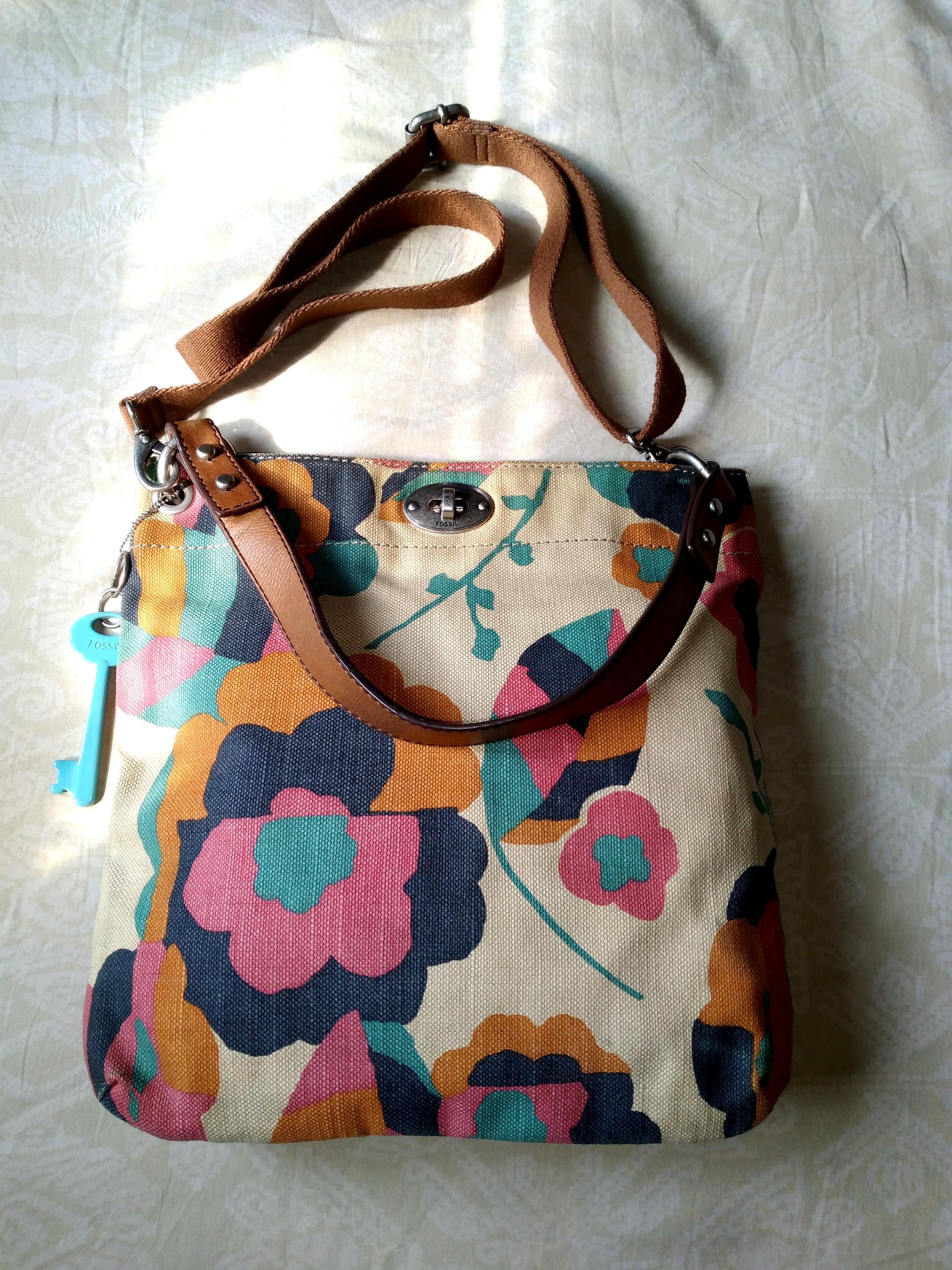 Fossil canvas bag