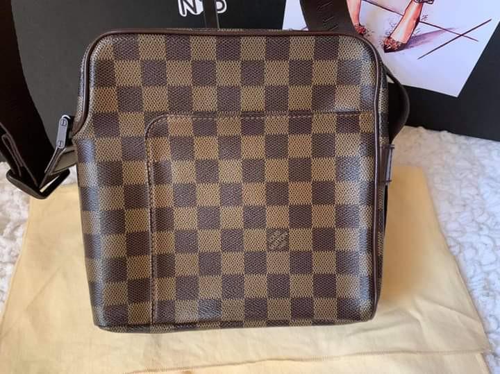 Louis Vuitton Olav PM (Category: Luxury Bags & Wallets) located in Manila. Submitted by bagislifeshop (Listing ID 1110827015, Image 2). Description: ▪️Louis Vuitton Olav PM ▪️ ☑️Available in Bacolod ✅💯% authentic ✅damier ebene canvas leather ✅Condition: 8.5-9/10 ✅Inclusion: dustbag.