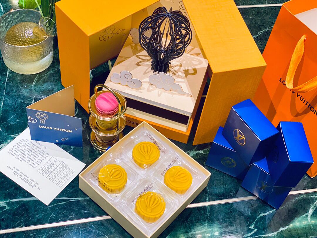 Luxury Mooncake gift box 2021(Sale), Food & Drinks, Packaged & Instant Food  on Carousell