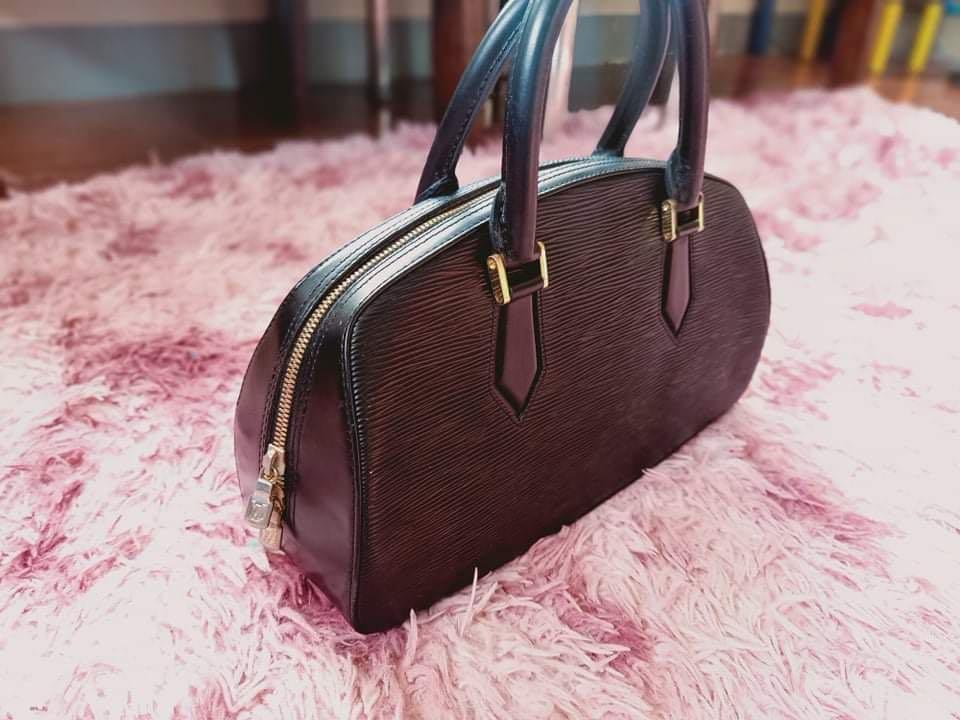 Louis Vuitton 2001 Lilac Epi Line Jasmine Bag · INTO