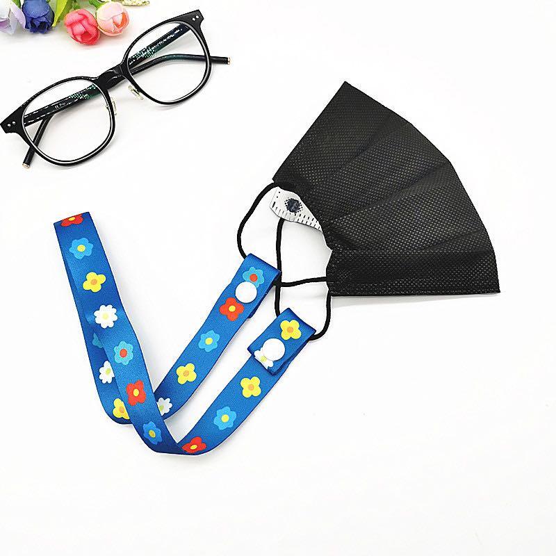 Mask lanyard (Category: Face Masks & Face Shields) located in Singapore. Submitted by beebee7338 (Listing ID 1110745708, Image 5). Description: Length: 60cm.