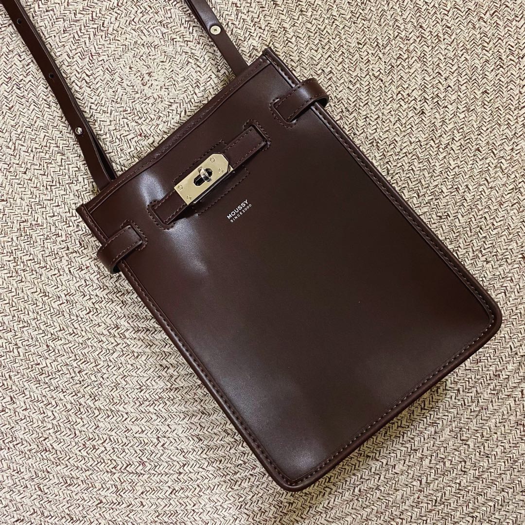 Moussy buckle on sale crossbody