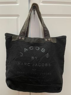 (Category: ) located in . Submitted by fallovapreloved (Listing ID 1110710186, Image 1). Description: .