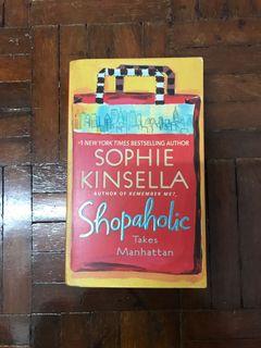 (Preloved Novel) Sophie Kinsella - Shopaholic takes Manhattan