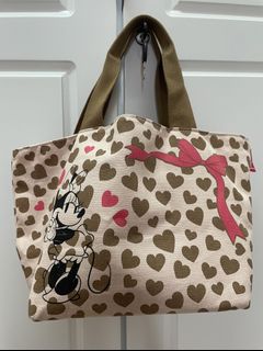 (Category: ) located in . Submitted by fallovapreloved (Listing ID 1110717010, Image 1). Description: .