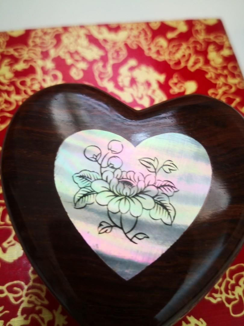 Small Jewellery Keepsake Heart Shaped Wooden Box Everything Else Others On Carousell