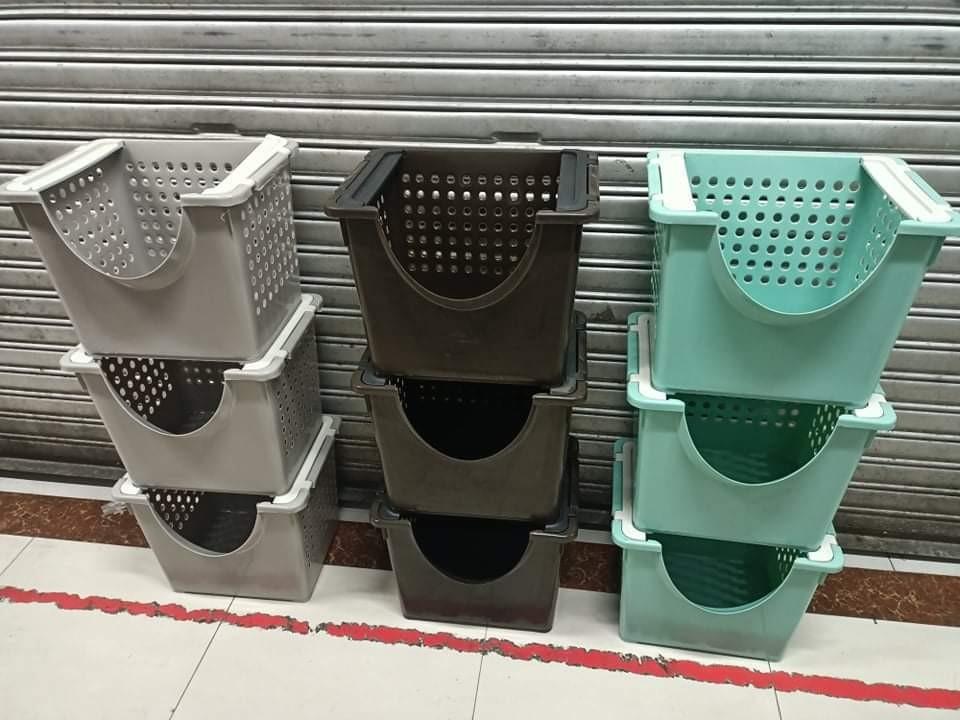 STACKABLE LAUNDRY BASKET/ ORGANIZER (Category: Storage Boxes & Baskets) located in Manila. Submitted by saguittarian06 (Listing ID 1110624798, Image 2). Description: STACKABLE LAUNDRY BASKET/ ORGANIZER SIZE: 17x14x14 inches 290 pesos each 3pcs 650 pesos Available color: Gray, Brown, Green.
