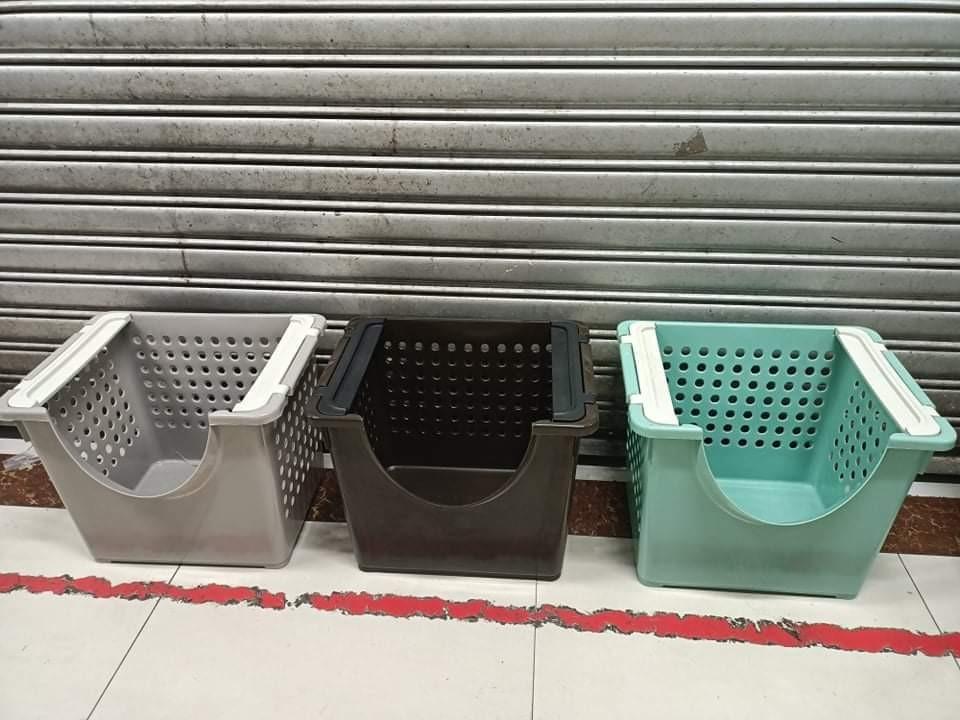 STACKABLE LAUNDRY BASKET/ ORGANIZER (Category: Storage Boxes & Baskets) located in Manila. Submitted by saguittarian06 (Listing ID 1110624798, Image 1). Description: STACKABLE LAUNDRY BASKET/ ORGANIZER SIZE: 17x14x14 inches 290 pesos each 3pcs 650 pesos Available color: Gray, Brown, Green.