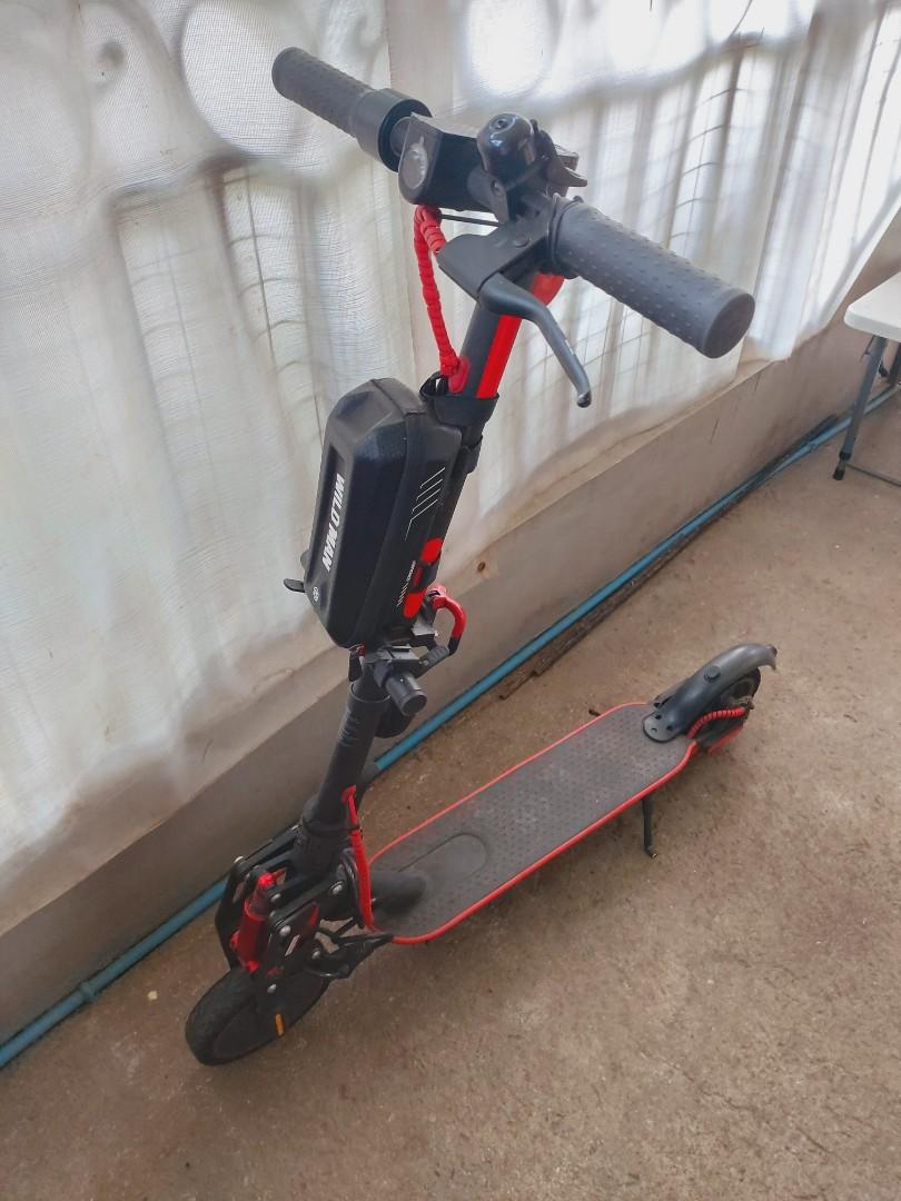 Xiaomi M365 Pro (Category: Skates, Rollerblades & Scooters) located in San Pedro. Submitted by chenramirez (Listing ID 1110761516, Image 2). Description: Xiaomi M365 Pro - electric scooter - 300W Motor Power (600W peak) - 15.5 mph (25km/h) max speed - 45km (28 miles) cruising distance - front E-ABS braking system, rear mechanical disk brake - kinetic energy recovery system - mobile app integration - headlight - with hook, bar, wildman bag and fro