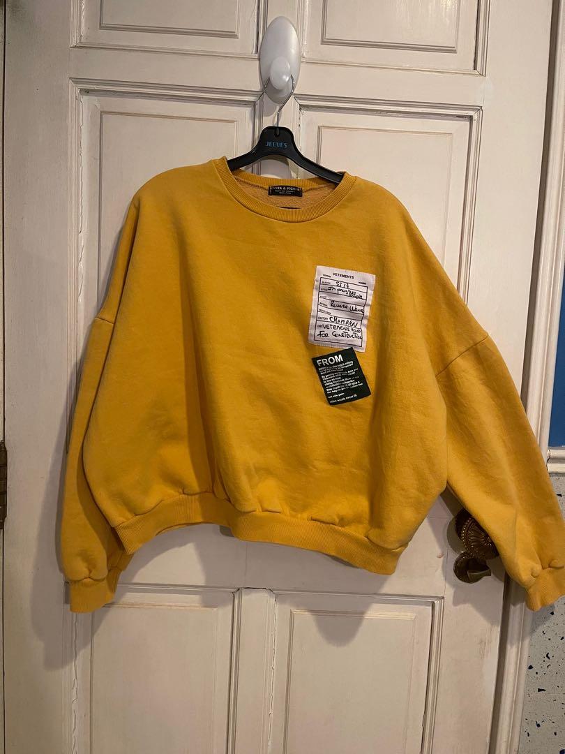 Baggy yellow sweatshirt new arrivals